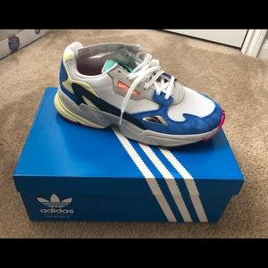 Adidas Falcon W